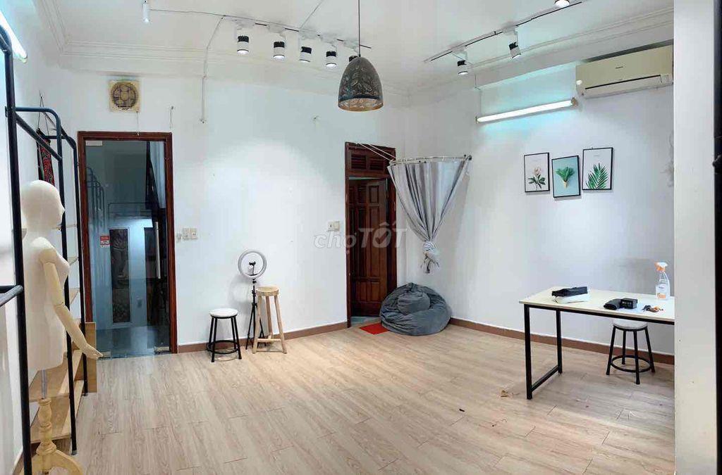 chính chủ cho thuê mb lầu 1 ở tổ hợp kinh doanh Q10