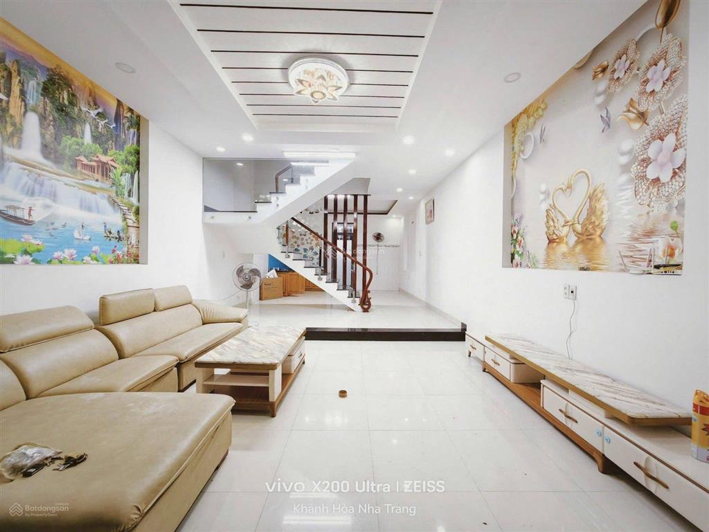 Cho thuê nhà 3 tầng kđt phước long, nam nha trang. giá thuê 15 triệu/tháng