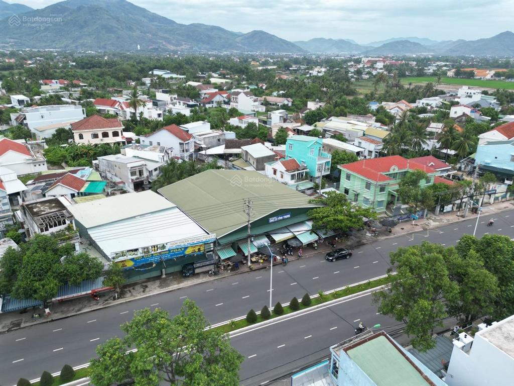 Cần bán lô đất mặt tiền 23/10  tây nha trang