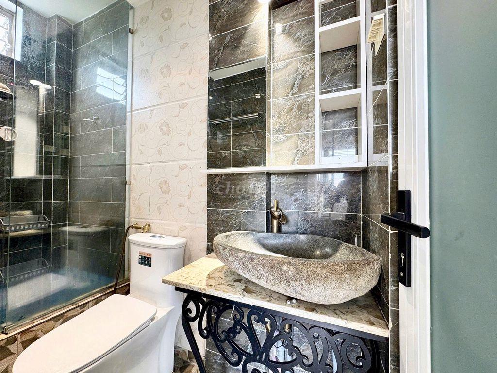 Căn hộ full nội thất có gác