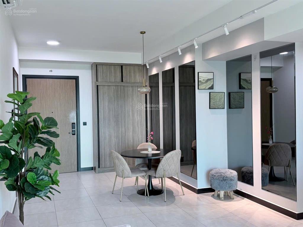 Chuyên rổ hàng thuê mua các căn de la sol q4 studio 12tr 1pn 17tr 2pn 22tr 3pn 35tr 0911 487 ***