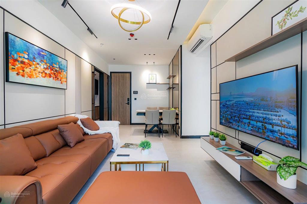 Chuyên rổ hàng thuê mua các căn de la sol q4 studio 12tr 1pn 17tr 2pn 22tr 3pn 35tr 0911 487 ***