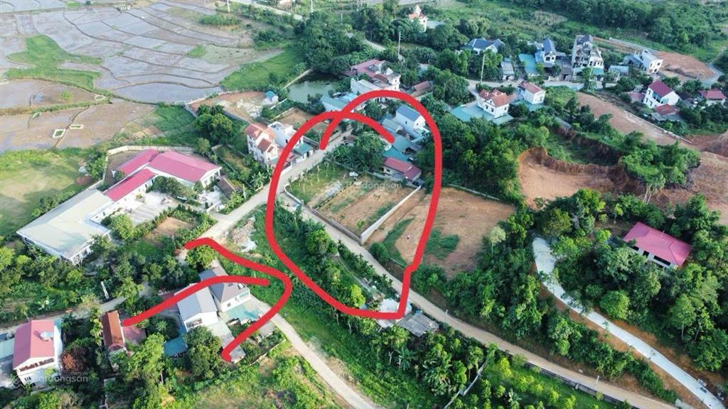 Chính chủ gửi bán lô góc 1300m tại xóm chùa  tiến xuân !