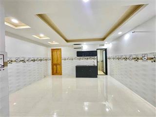STUDIO SIÊU BỰ NGAY NGÃ TƯ GA
