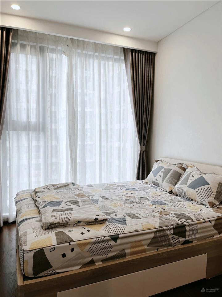 Cho thuê masteri west heights vinhomes smart city studio vào luôn mpdv + gửi ô tô dưới hầm.