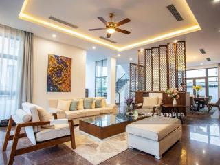 Biệt thự việt kiều châu âu, mỗ lao, 190m², mặt tiền 9m, đường 12m, 4 oto tránh, sẵn sổ. giá 49,5 tỷ