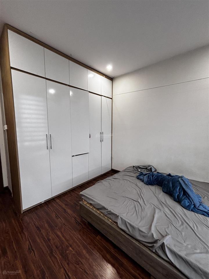 6.9 tỷ, 67m, ban công hướng nam, nhà đẹp, 176 định công,  0978 164 ***