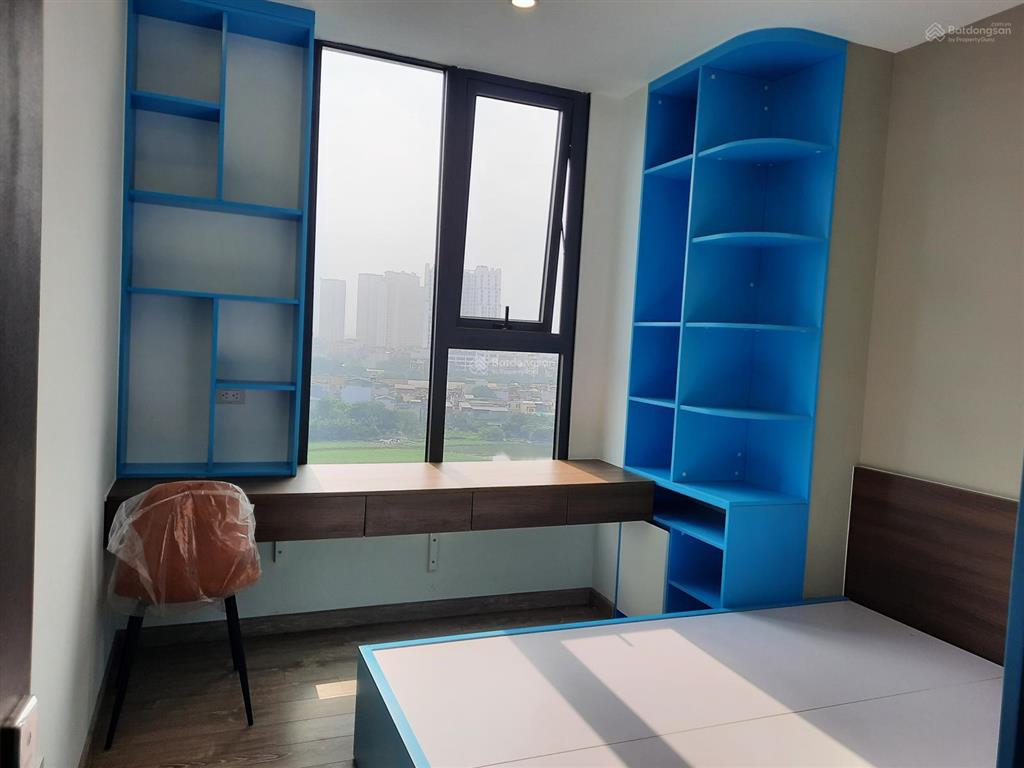 Cho thuê gấp, 2 phòng ngủ, 2 vệ sinh, view hồ, full nội thất 12 triệu/th