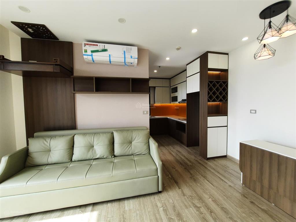 Cho thuê gấp, 2 phòng ngủ, 2 vệ sinh, view hồ, full nội thất 12 triệu/th