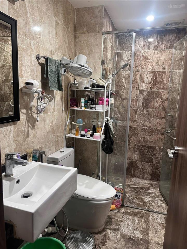 Siêu hiếm có slot đỗ ô tô dưới hầm. 73m2, giá 6.950 tỷ, hướng đẹp, sẵn sổ