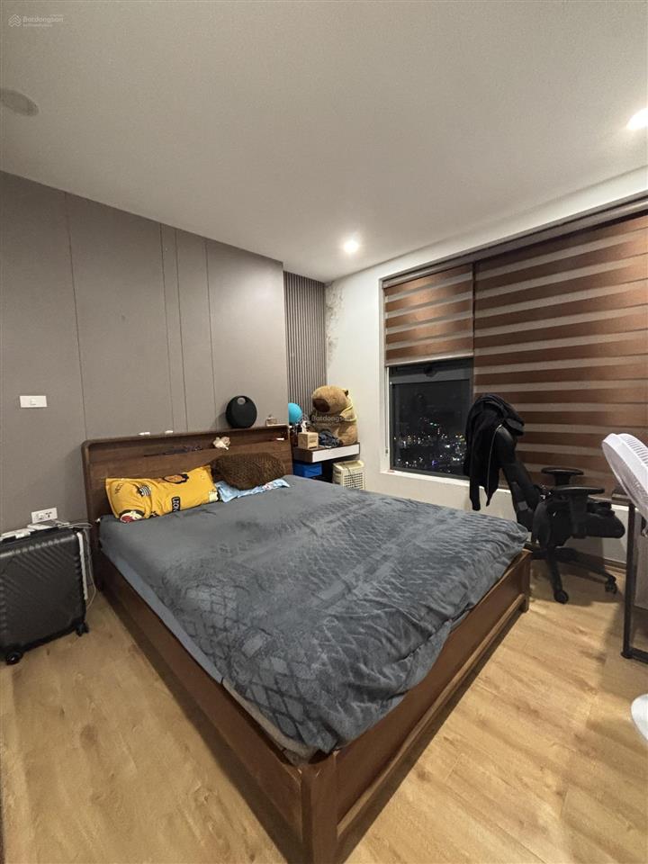 Căn đẹp  95m2 3pn 2vs, căn góc, ba phòng ngủ có cửa sổ thoáng sáng, 8.750 tỷ, full đồ, nhà mát