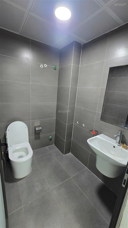 6 tỷ, 2pn2vs, full đồ, nhà mới ở đc 2 năm, sổ đỏ sẵn giao dịch, mặt đường 2.5