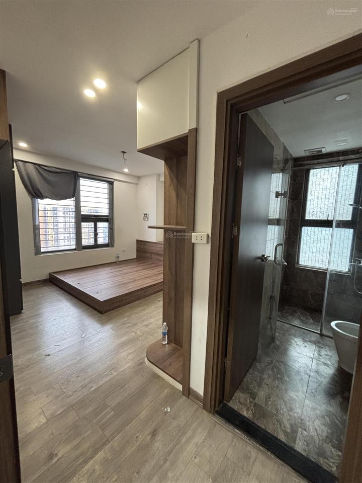 8.55 tỷ 3pn2vs, 100m, full đồ liền tường, skycentral 176 định công 0978 164 ***