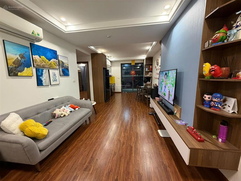 Cho thuê gấp.. 12 triệu full đồ, 176 định công, skycentral, ở ngay
