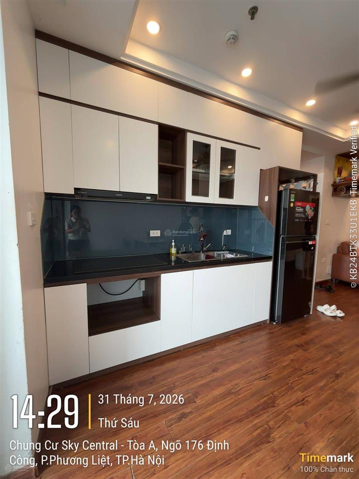 Cho thuê 16 tr/th, 104m2, full đồ, 3pn 2vs, sky central. 176 định công, thanh xuân, phương liệt