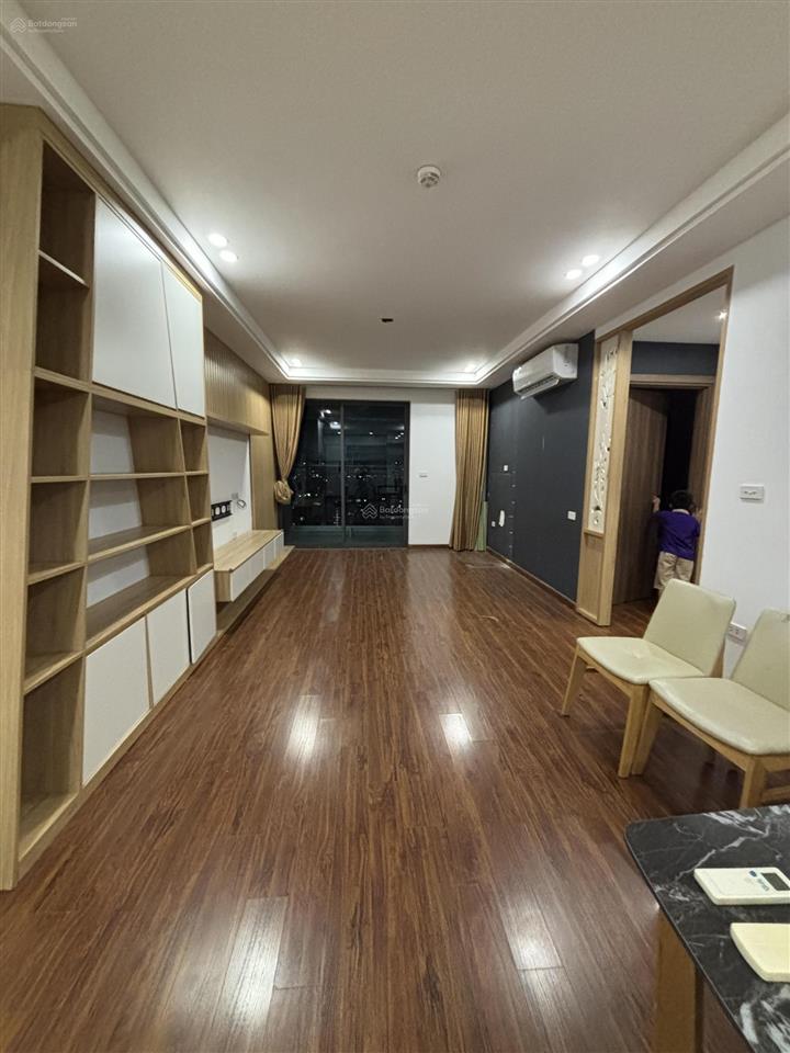 Bán giá tốt 8,2 tỷ, 98.5m2 3pn 2vs, sky central, 176 định công gần thanh xuân, cầu giấy