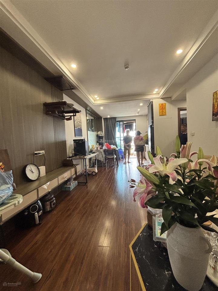 Hiếm, 75m2, 6,1 tỷ có slot ô tô, hướng mát, tầng đẹp, thanh xuân, định công, hoàng mai