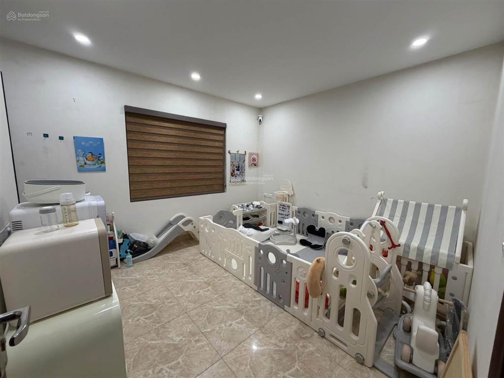 Shophouse 70m2, 35 triệu/th, có thang máy, ô tô đỗ ngày đêm. ở luôn. định công, thanh xuân