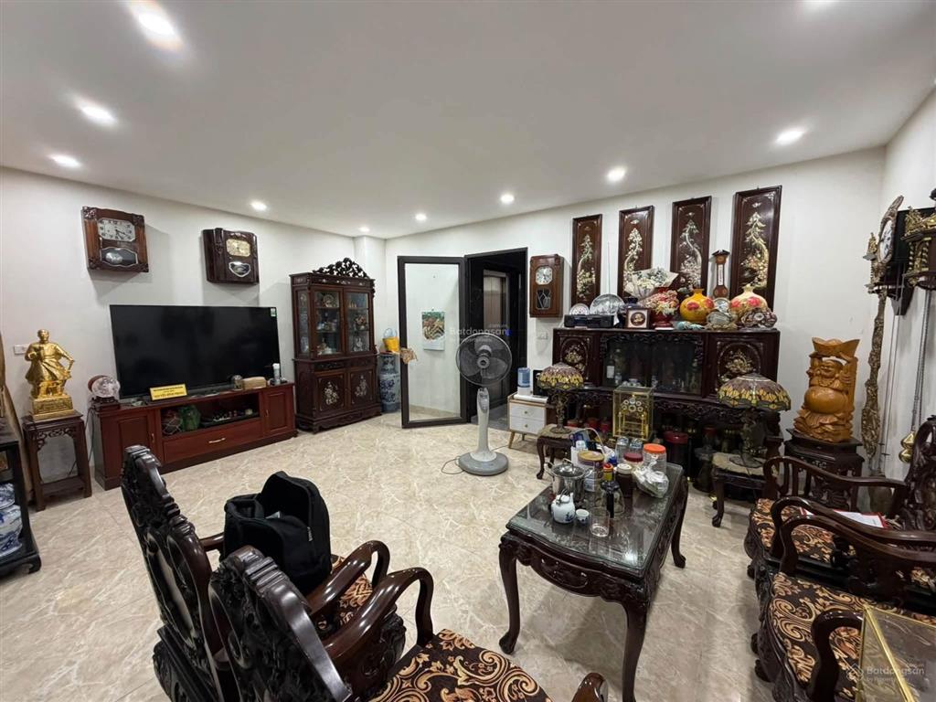 Shophouse 70m2, 35 triệu/th, có thang máy, ô tô đỗ ngày đêm. ở luôn. định công, thanh xuân