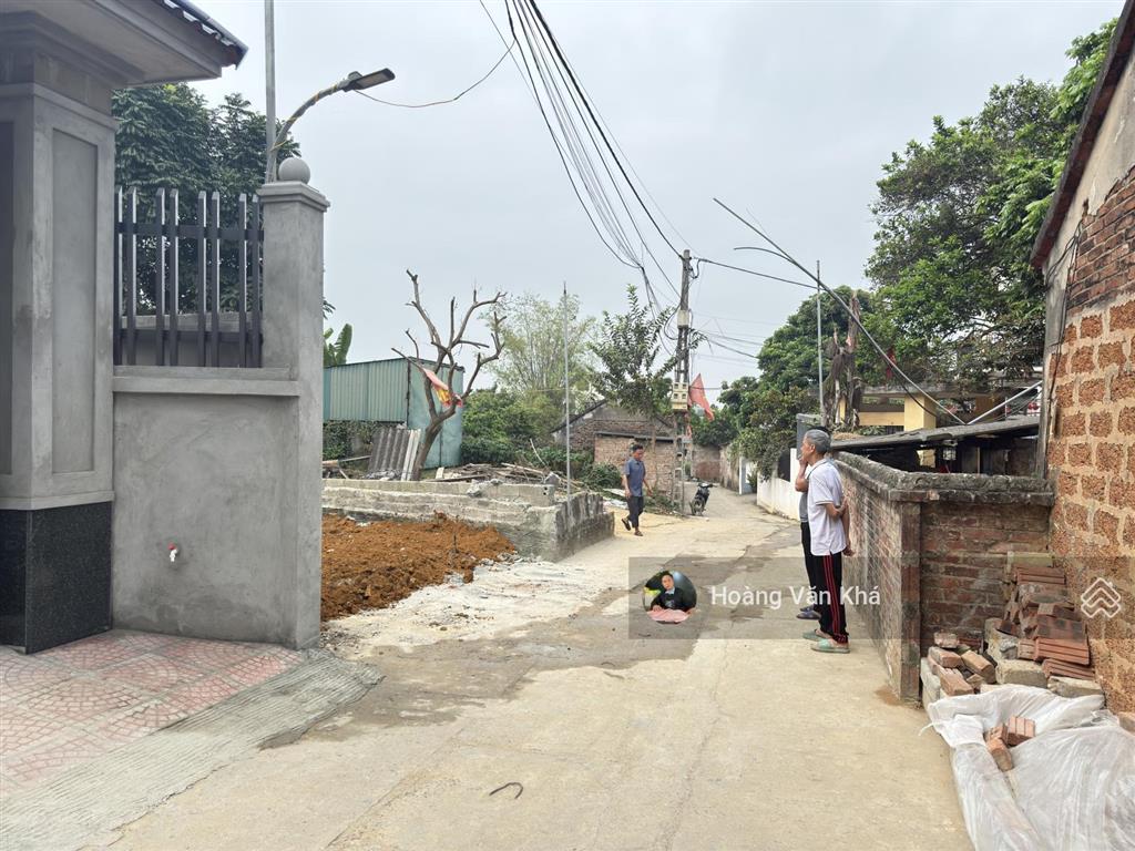 Chính chủ cắt bán 100m2 đường thông thôn đông thượng, phú cát, giá tốt để ở hoặc đầu tư
