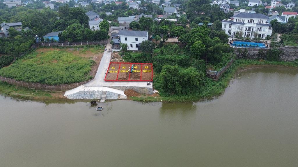 Chính chủ cần tiền bán gấp 4 lô view hồ giá chỉ hơn 2 tỷ / 1 lô
