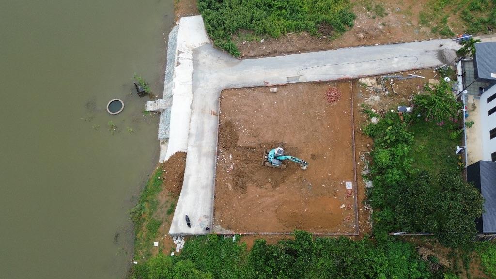 Chính chủ cần tiền bán gấp 4 lô view hồ giá chỉ hơn 2 tỷ / 1 lô