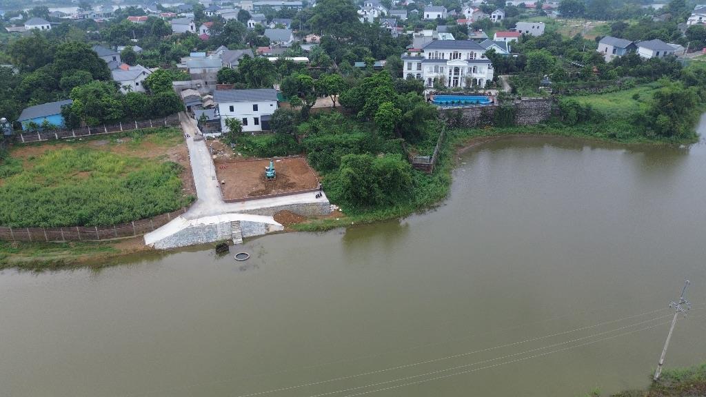 Chính chủ cần tiền bán gấp 4 lô view hồ giá chỉ hơn 2 tỷ / 1 lô