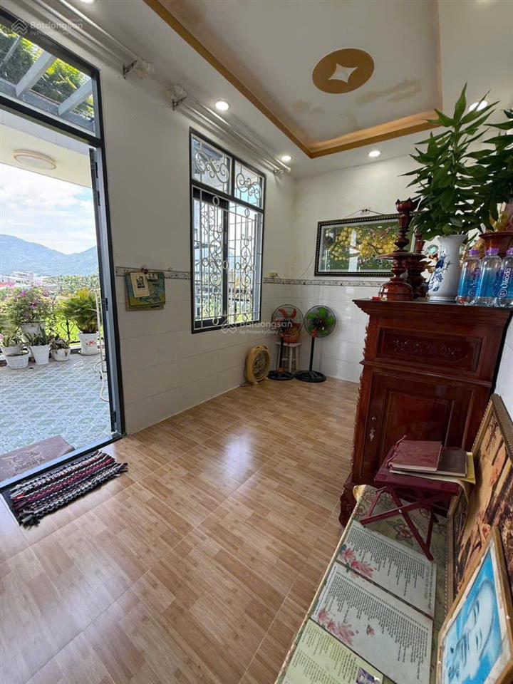 Bán căn nhà tâm huyết 3 tầng dt sàn 246m2 nở hậu, đẹp nhì diên điền, diên khánh cũ khánh hòa