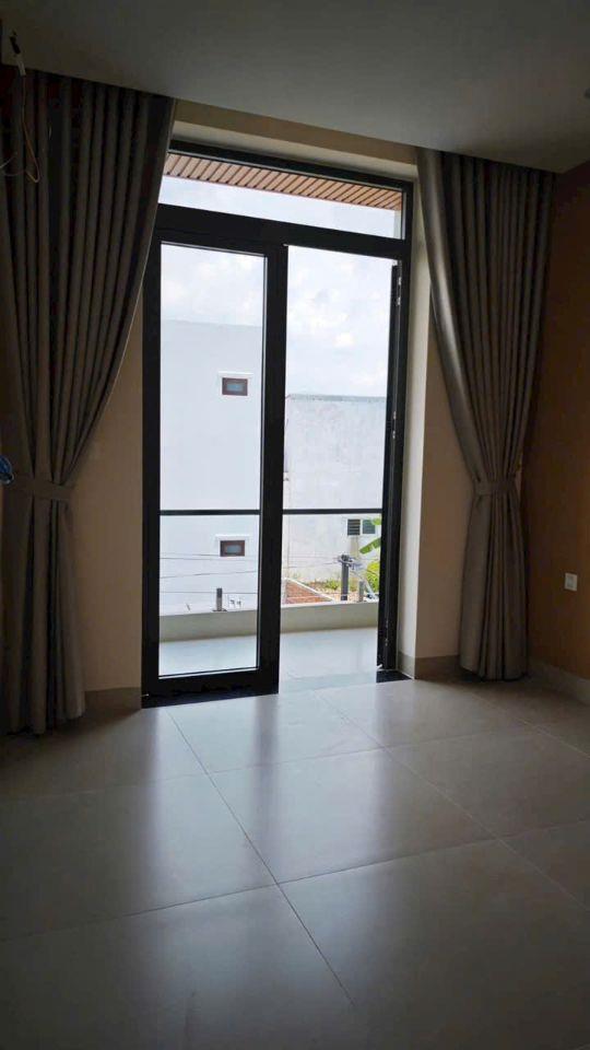 Cần bán gấp căn nhà 2 tầng 143m2 gần ngã tư Nguyễn Trãi và Quốc lộ 1 Diên Khánh, Khánh Hòa