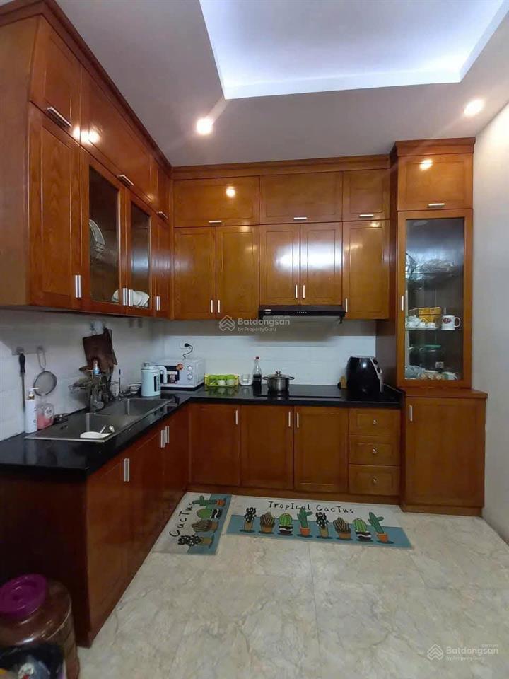 Cho thuê nguyên căn giáp bát, nội thất, ô tô đỗ cửa, làm vp, 50m 5t, 15tr