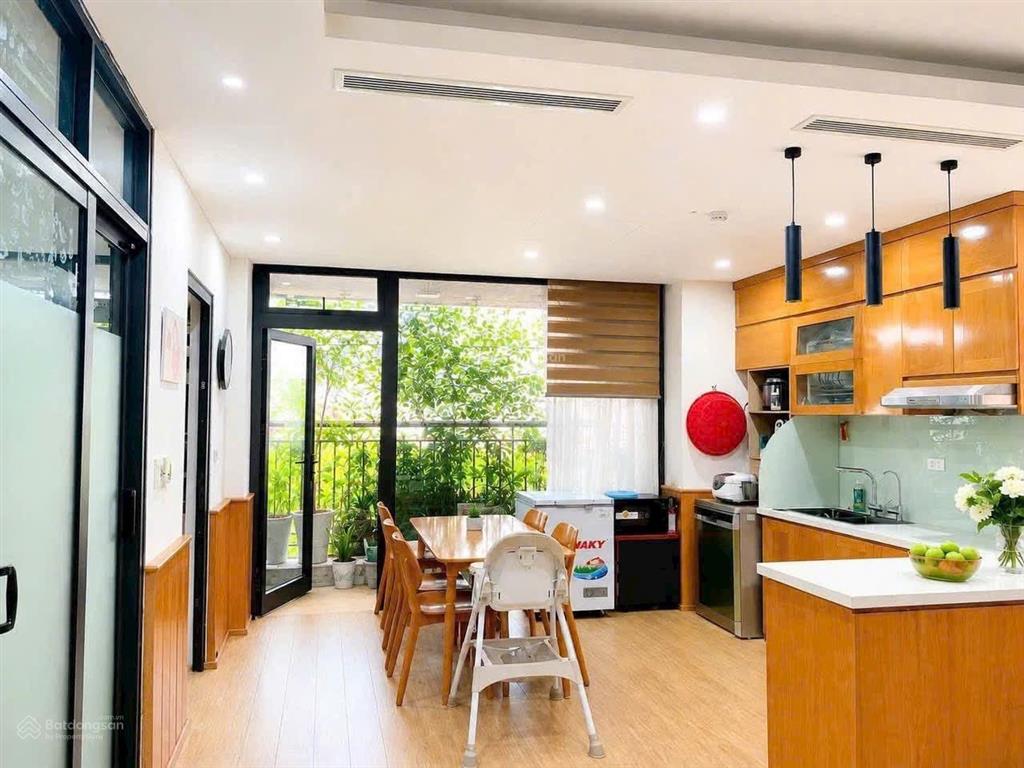 Chủ nhà cần tiền bán gấp căn góc view hồ bán nhanh giá chỉ 3.5 tỷ