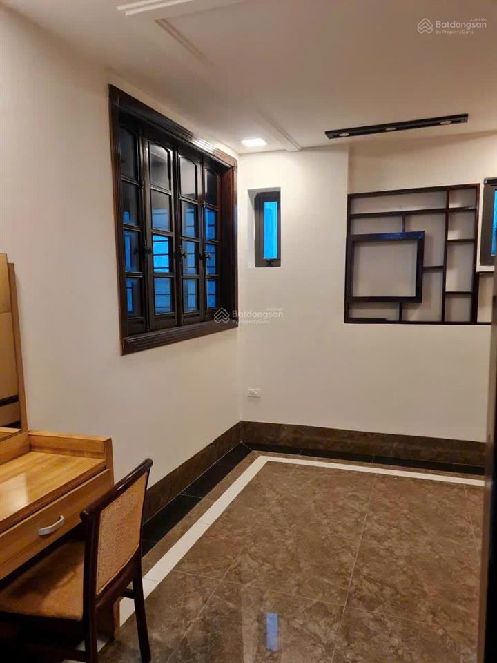 Cho thuê căn hộ dịch vụ 60m2 giá 7tr ở hoàng ngân gần hoàng đạo thúy, lê văn lương, nhân chính