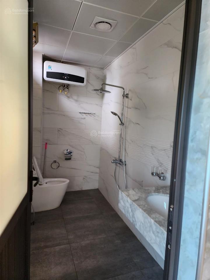 Chính chủ cho thuê căn 2pn gần hoàng đạo thúy, lê văn lương giá 10tr/th gần đủ đồ
