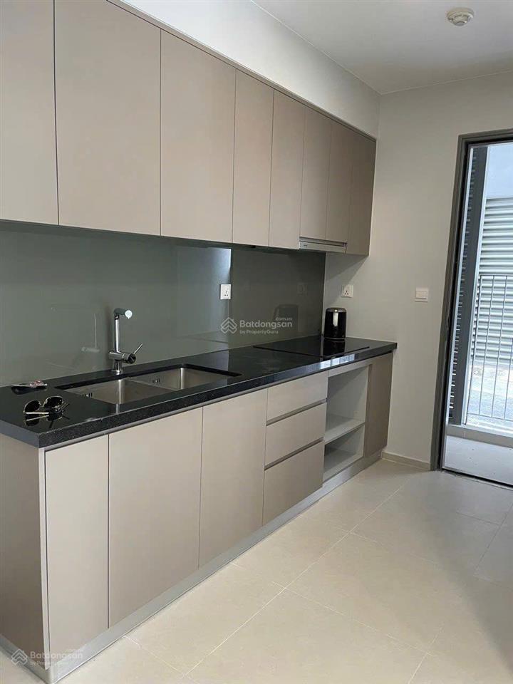 Bán gấp căn góc 2n + 2vs 69m2 giá 3.55tỉ, để lại toàn bộ nội thất như hình, view siêu phẩm block d