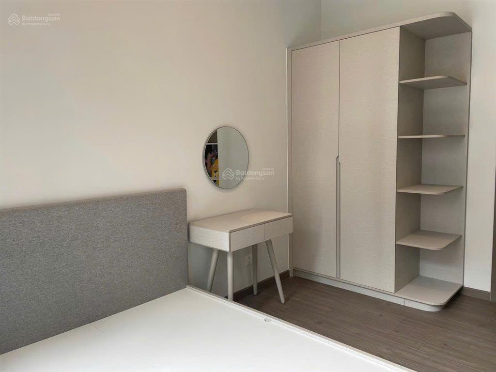 Bán gấp căn góc 2n + 2vs 69m2 giá 3.55tỉ, để lại toàn bộ nội thất như hình, view siêu phẩm block d