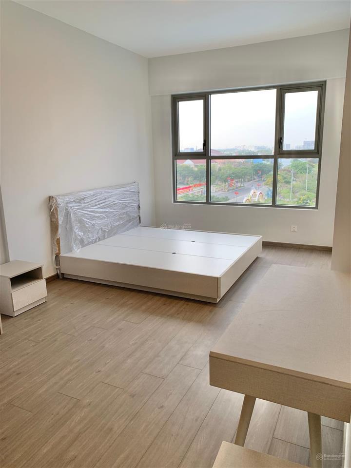 Bán 3pn 113m2 giá 4.69 tỷ, sẵn sổ hồng, sẵn giường tủ, view ủy ban, tầng cao, nhà mới 100%