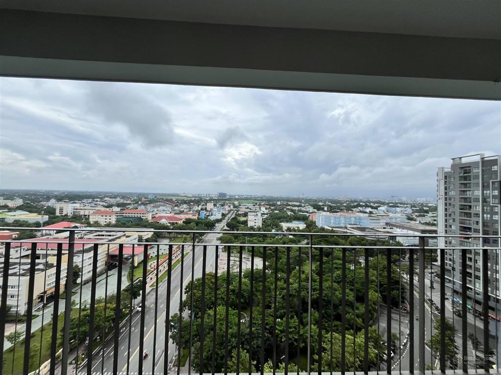 Bán 3pn 113m2 giá 4.69 tỷ, sẵn sổ hồng, sẵn giường tủ, view ủy ban, tầng cao, nhà mới 100%