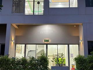 Căn hộ villa giá 15tr/tháng hoàn thiện full  trực diện hồ bơi   1 trệt 1 lầu, ở liền