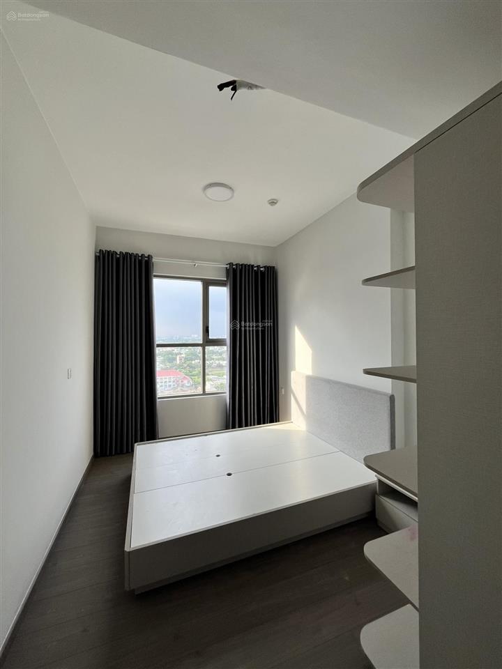 Giá 10tr/th  3pn 2wc 85m², nội khu, sẵn máy lạnh, giường tủ, ở liền căn hộ westgate