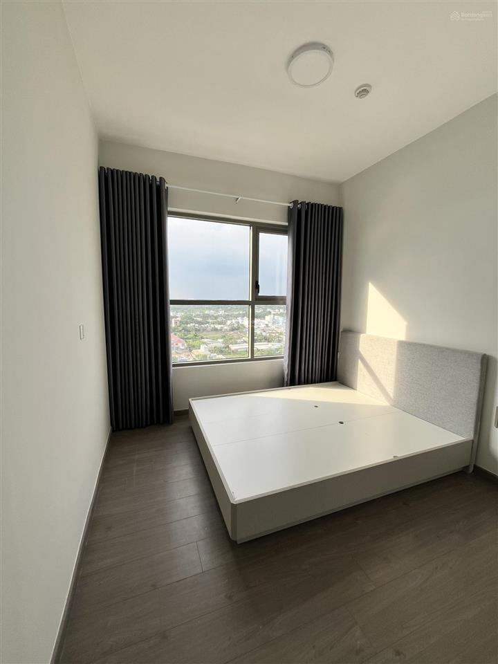 Giá 10tr/th  3pn 2wc 85m², nội khu, sẵn máy lạnh, giường tủ, ở liền căn hộ westgate