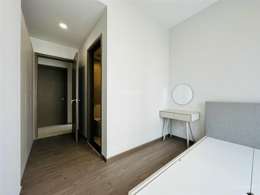Giá 10tr/th  3pn 2wc 85m², nội khu, sẵn máy lạnh, giường tủ, ở liền căn hộ westgate