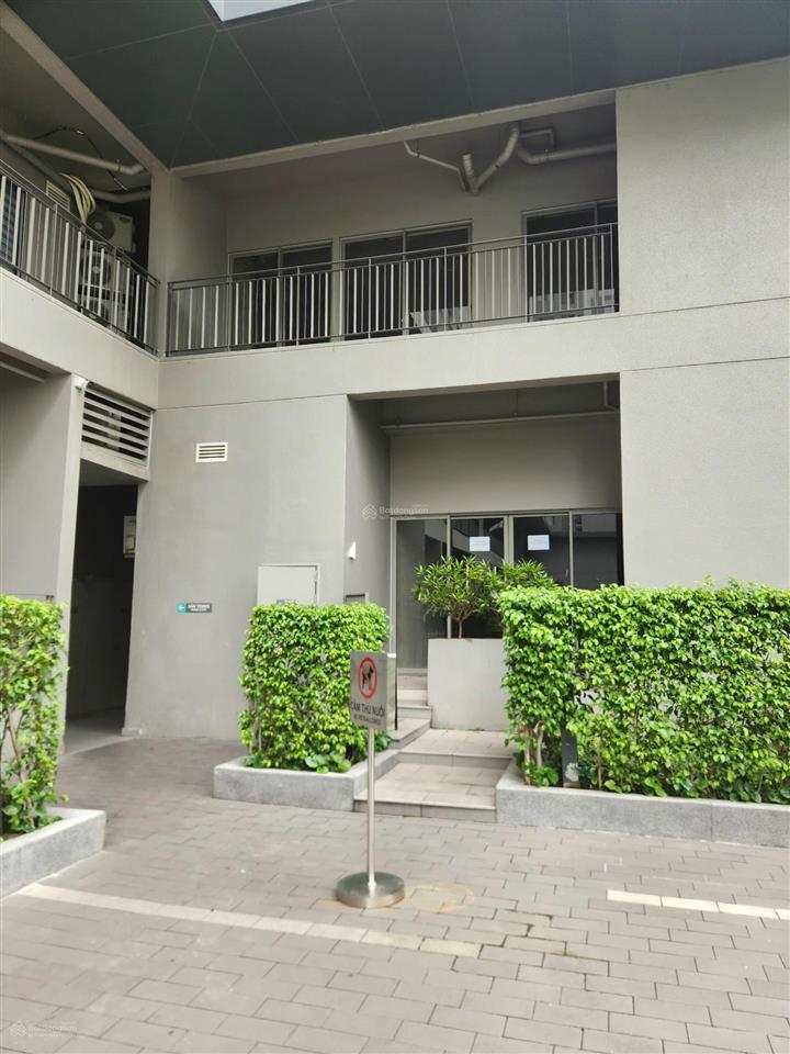 Cần bán shophouse westgate dt 200m2 căn góc giá 8.5 tỷ  sẵn 2 lầu view công viên  sổ sẵn