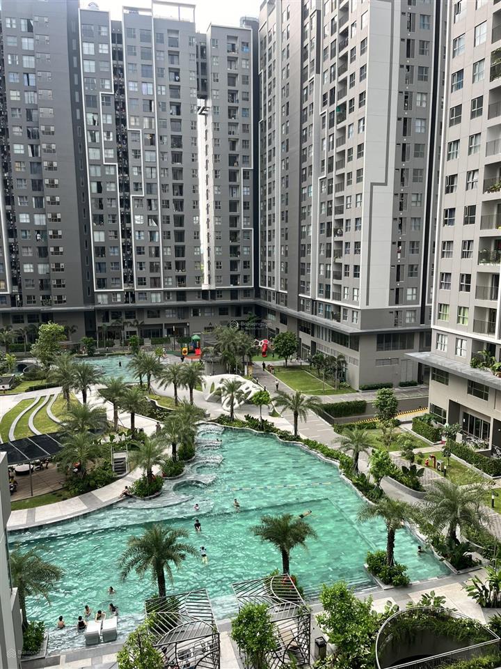 Cần bán shophouse westgate dt 200m2 căn góc giá 8.5 tỷ  sẵn 2 lầu view công viên  sổ sẵn