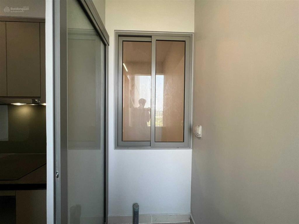 Cho thuê cc westgate 2pn 60m2 giá 6tr5/tháng, giường tủ, rèm giàn phơi, chung cư westgate