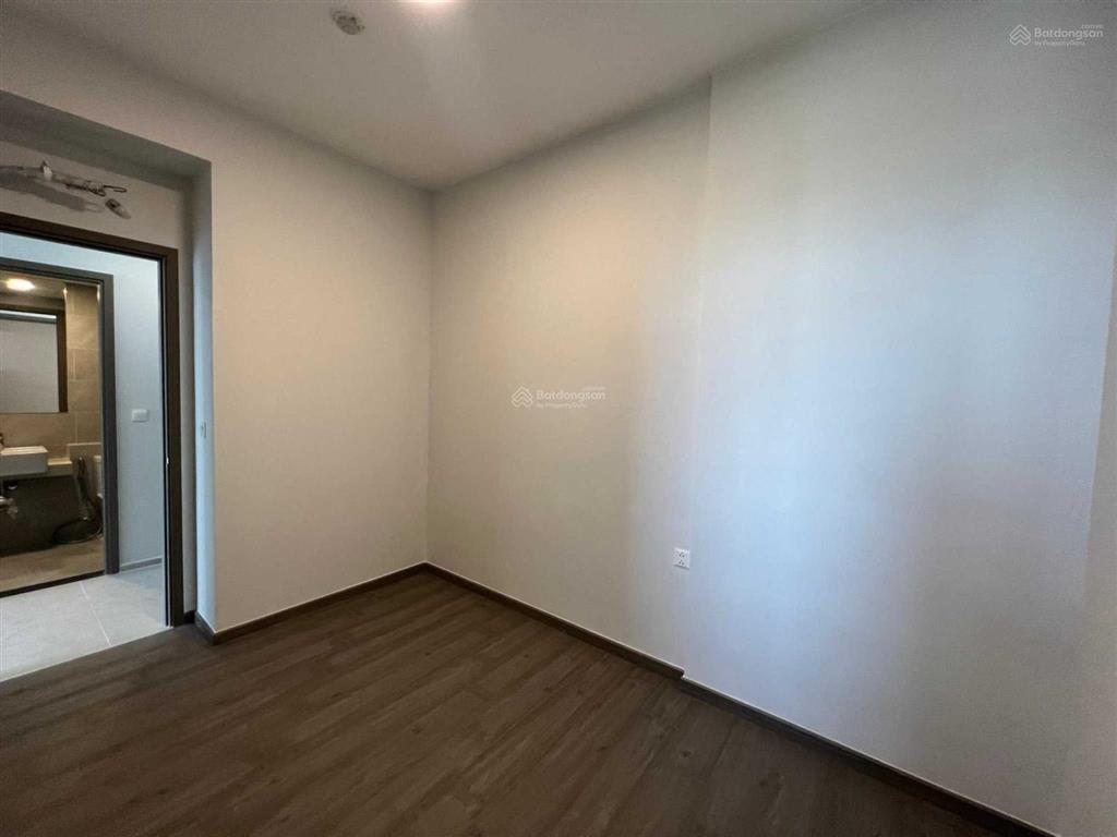 Cho thuê cc westgate 2pn 60m2 giá 6tr5/tháng, giường tủ, rèm giàn phơi, chung cư westgate