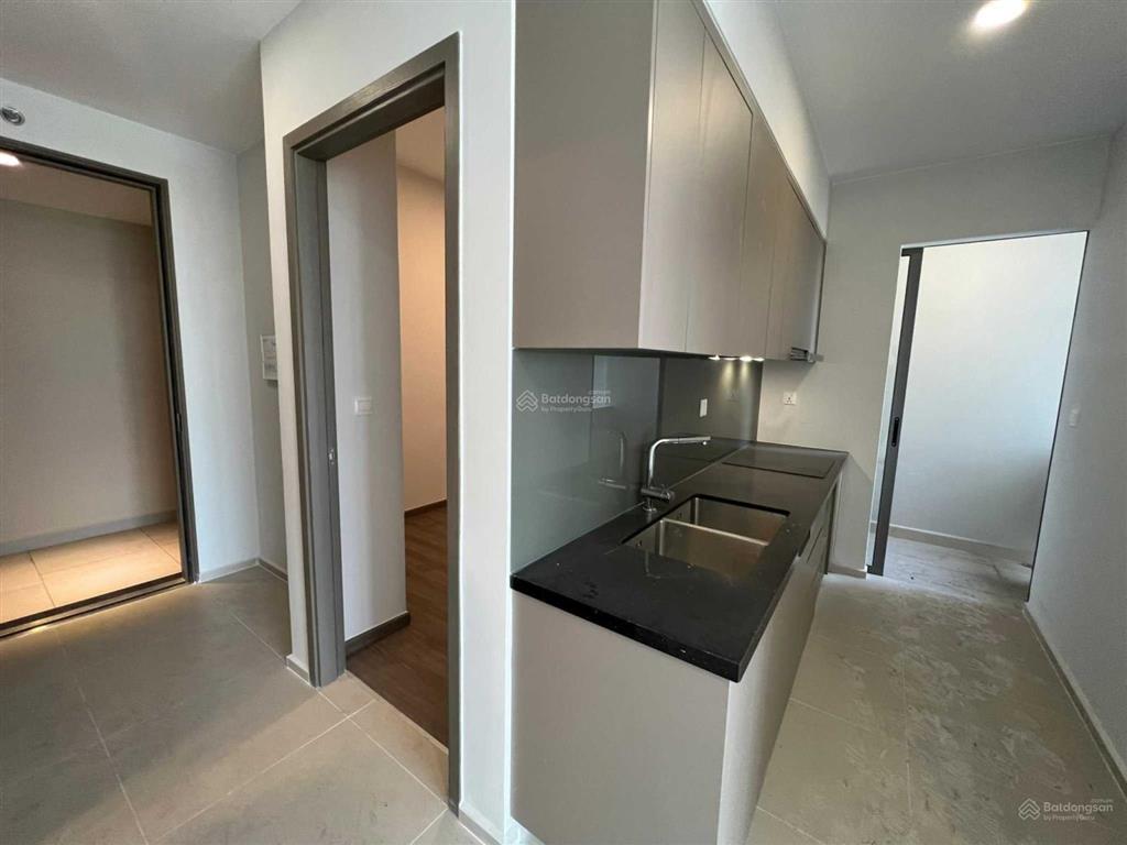 Cho thuê cc westgate 2pn 60m2 giá 6tr5/tháng, giường tủ, rèm giàn phơi, chung cư westgate
