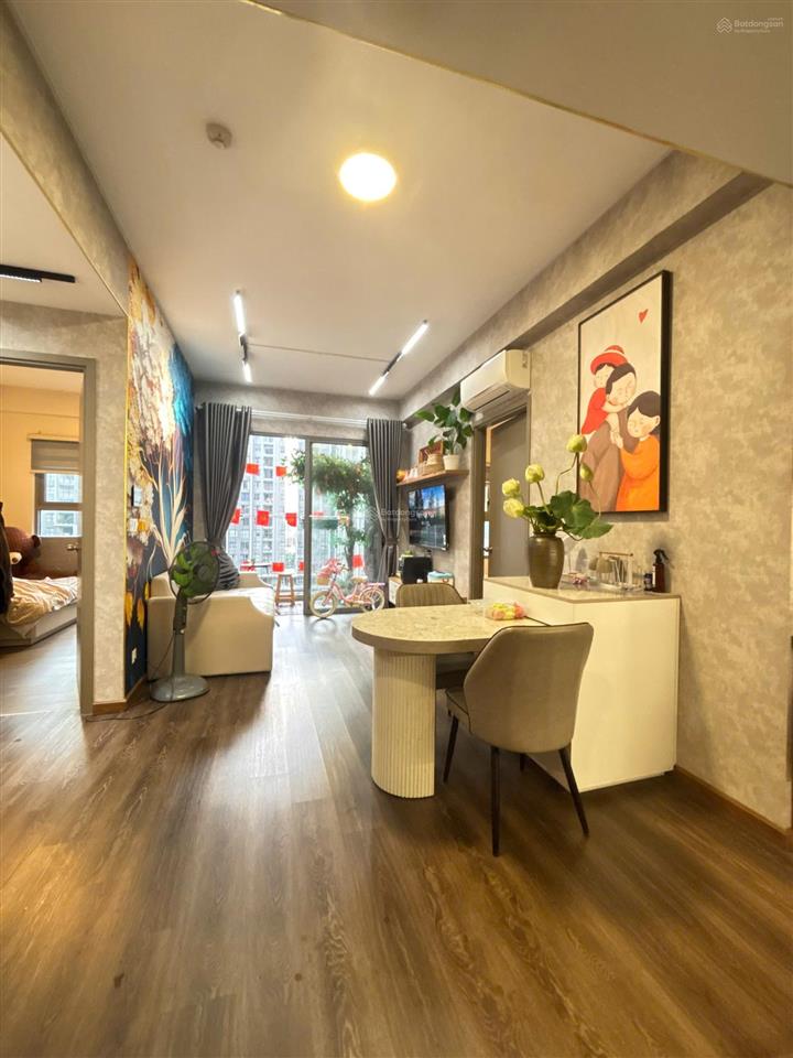 Chủ ngộp bán gấp 2pn 2wc full nội thất 69m2, giá siêu tốt 3tỷ55 (102%), có ban công, nhà sẵn
