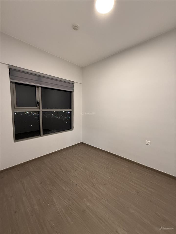 Bán gấp sổ sẵn westgate 2pn 60m2, giá 2,55 tỷ full 102%, view ngoại khu, giá tốt dự án