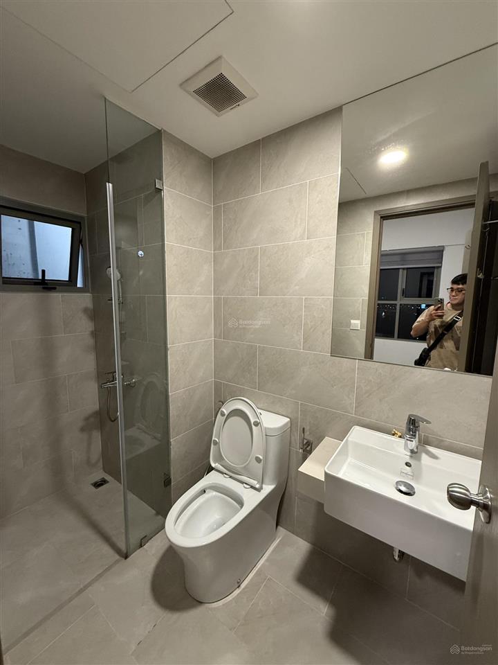 Bán gấp sổ sẵn westgate 2pn 60m2, giá 2,55 tỷ full 102%, view ngoại khu, giá tốt dự án
