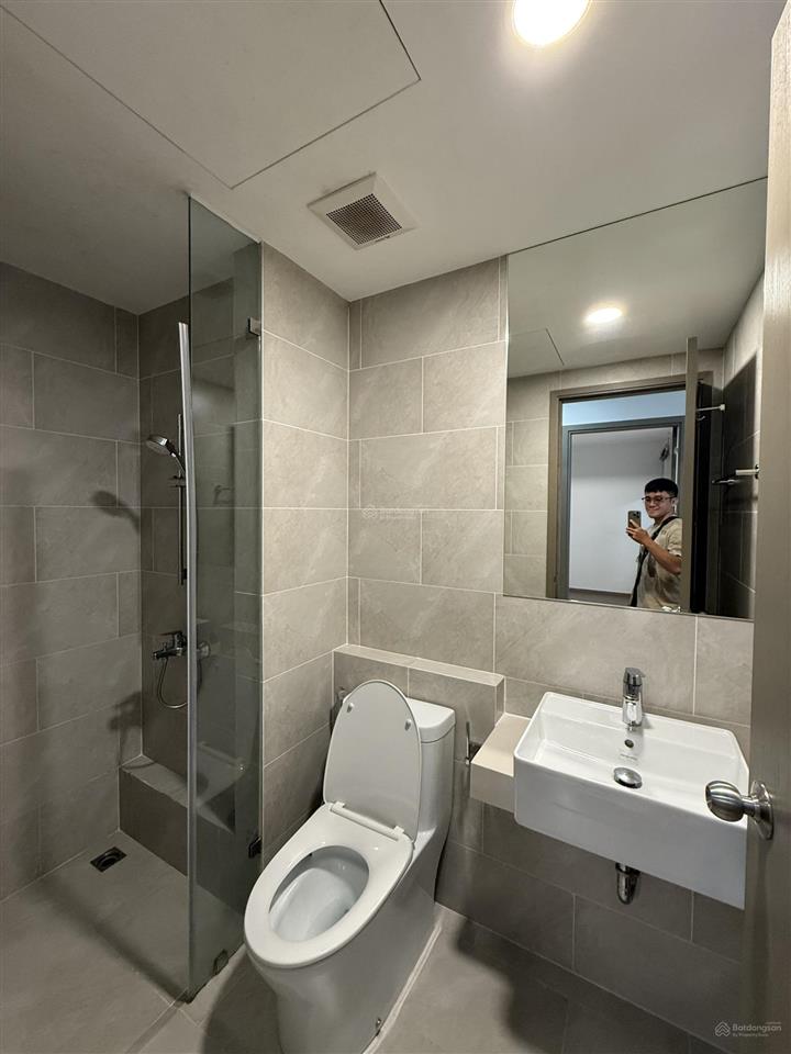 Bán gấp sổ sẵn westgate 2pn 60m2, giá 2,55 tỷ full 102%, view ngoại khu, giá tốt dự án